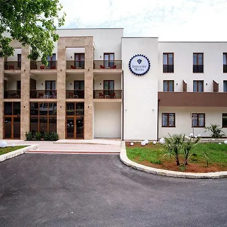 Sl Industry Ξενοδοχείο Τρέμπινιε